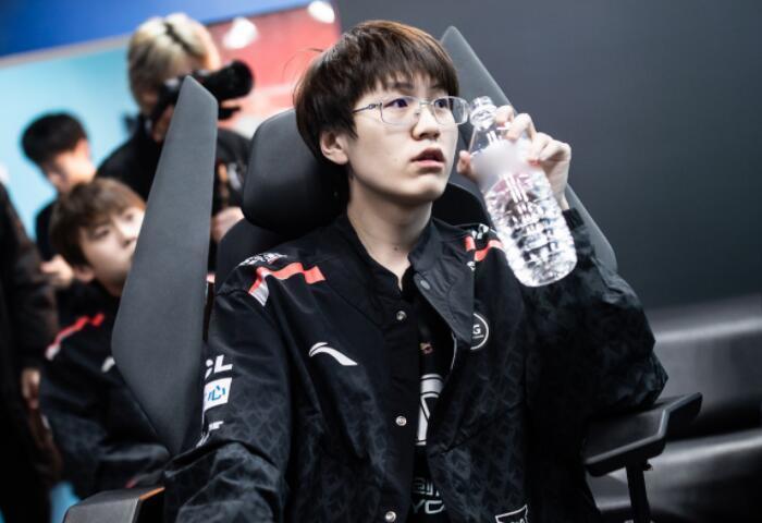 被罚1万元 被罚1万元